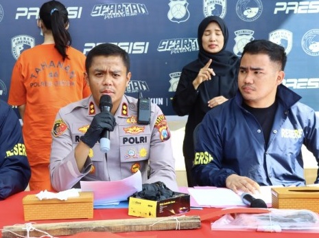 Kisah Pilu di Balik Tempat Sampah Pabrik: Hamil di Luar Nikah, Ibu Kandung Tega Buang Bayi