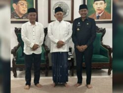 Wahyu Hidayat Pimpin Rombongan Pemkot Malang Silaturahmi ke Ketua PWNU Jatim