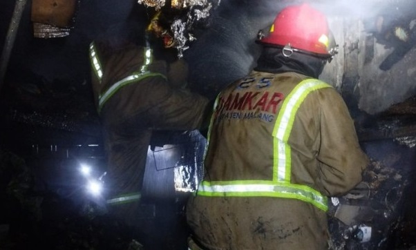 Dua Kebakaran Besar Guncang Kabupaten Malang: Gudang Rokok Atlas Rugi Rp5 Miliar, Empat Bedak Pasar Singosari Ludes