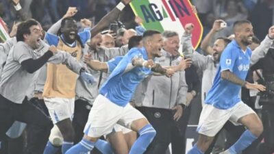 Napoli Juara Serie A, Stadion Diego Maradona Berpesta