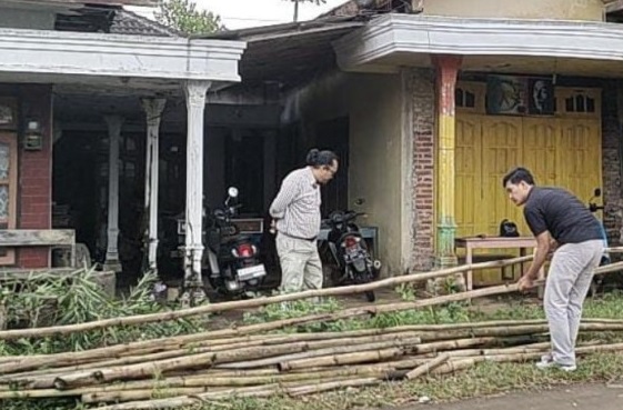 Akhir Sengketa Viral Pagak: Pagar dan Coran Toilet Tundari Dibongkar
