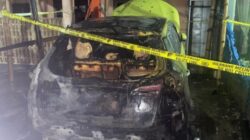 Toyota Yaris Ratusan Juta Hangus di Singosari: Polisi Selidiki Potongan Kabel Pemicu Korsleting