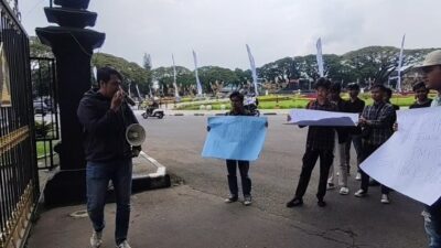 Alarm Merah Ritel Malang: Regulasi Dipertanyakan, Koalisi Rakyat Curigai Permainan Izin di Balik Serbuan Minimarket Alarm Merah Ritel Malang: Regulasi Dipertanyakan, Koalisi Rakyat Curigai Permainan Izin di Balik Serbuan Minimarket