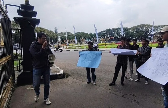 Alarm Merah Ritel Malang: Regulasi Dipertanyakan, Koalisi Rakyat Curigai Permainan Izin di Balik Serbuan Minimarket