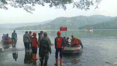 Ibu dan Anak Ditemukan Meninggal, Terseret Banjir Sepulang Sekolah