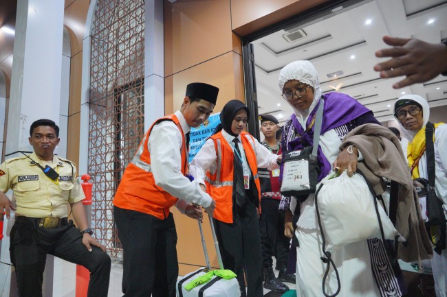 Embarkasi Surabaya Terbangkan Kloter Terakhir ke Tanah Suci