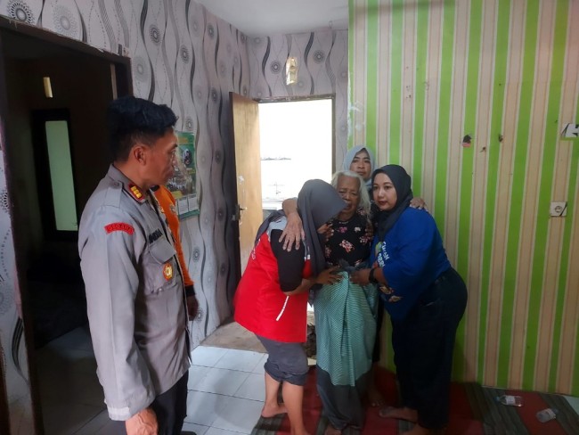 Wanita Lansia Hanyut Ratusan Meter, Ini Kondisinya ketika Ditemukan