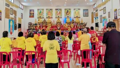 Waisak Tantrayana di Malang: Ritual Mandi Rupang dan Puja Bakti Hiasi Vihara Kertanegara