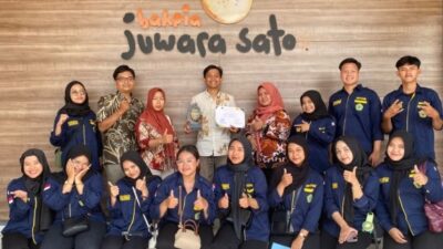 Mahasiswa Unisba Intip Dapur Bisnis Bakpia Yogyakarta