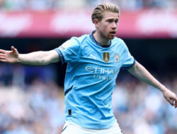 Gol Penuh Makna De Bruyne Antar City Taklukkan Wolves, Sebuah Salam Perpisahan di Etihad