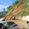 Longsor Terjang Piket Nol Lumajang, Jalur Menuju Malang Lumpuh Total – Alat Berat Dikerahkan