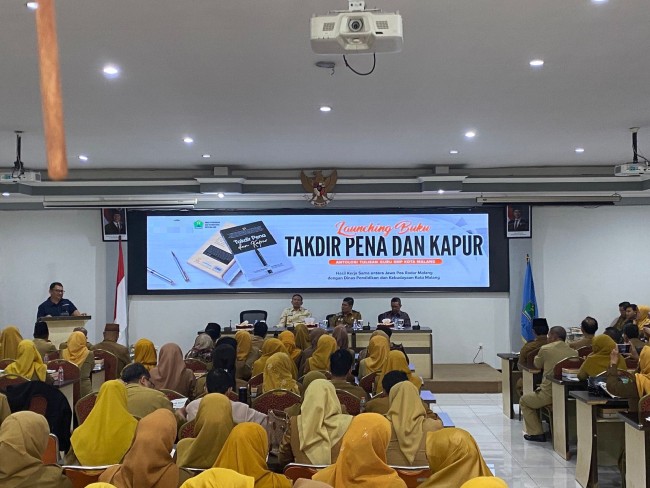 Revolusi Pena Guru Malang: Dari Debu Kapur Menuju Warisan Intelektual