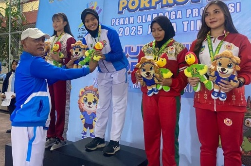 Taktik Jitu di Kelas Baru: Karina Sabet Emas Bersejarah Kickboxing untuk Kota Malang