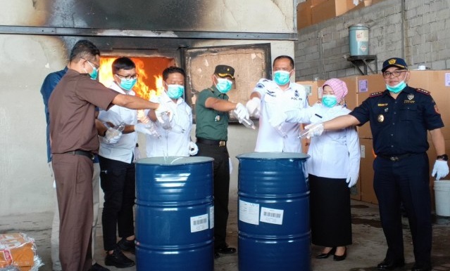 Api Membara di Pagak, Bea Cukai Malang Ratakan Rokok Ilegal Senilai Rp 5 Miliar