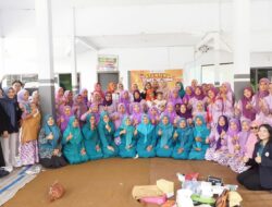 Cegah Stunting, Tim FK UM Blusukan Sapa Ibu-Ibu PKK Desa Sumberejo