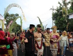 Singojuruh Bumi Angklung: Ribuan Warga Gelar Kirab Budaya Spektakuler