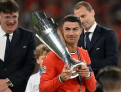 Menangis Tinggalkan Lapangan, Ronaldo Menangis Lagi Portugal Juara Nations League