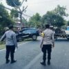 Mobil Anggota DPRD Diseruduk hingga Masuk Sungai