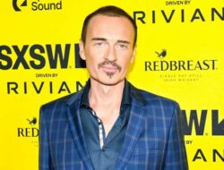 Julian McMahon Sang Dr. Doom Fantastic Four Tutup Usia