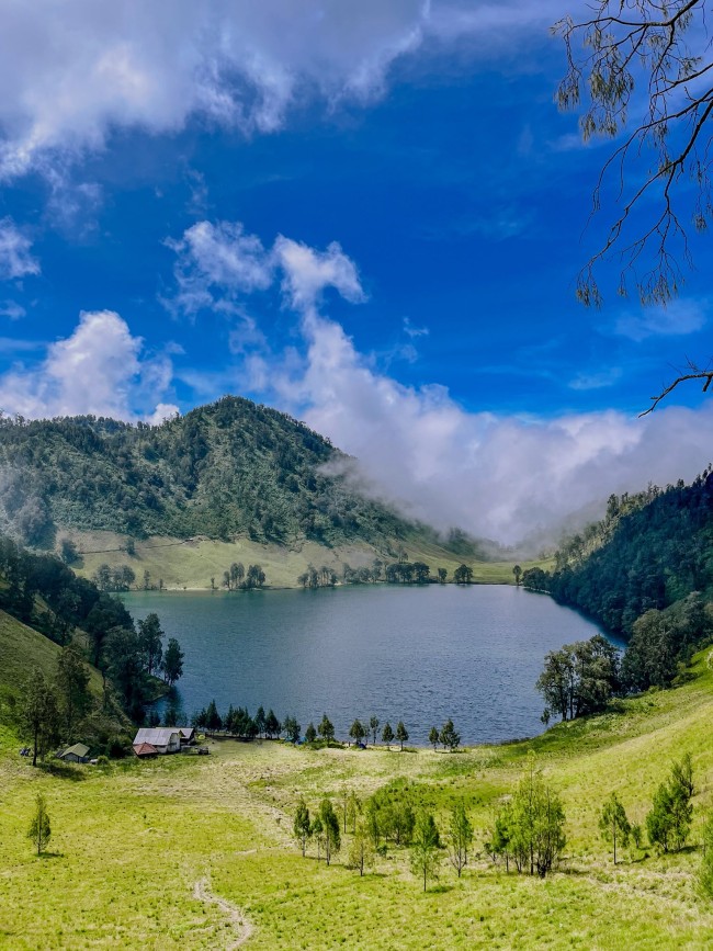 Pendakian Semeru Ditutup 10 Hari, Ada Apa?