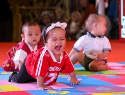 Lomba Bayi Merangkak di Surabaya: Ada Misi Rahasia Selamatkan Bumi