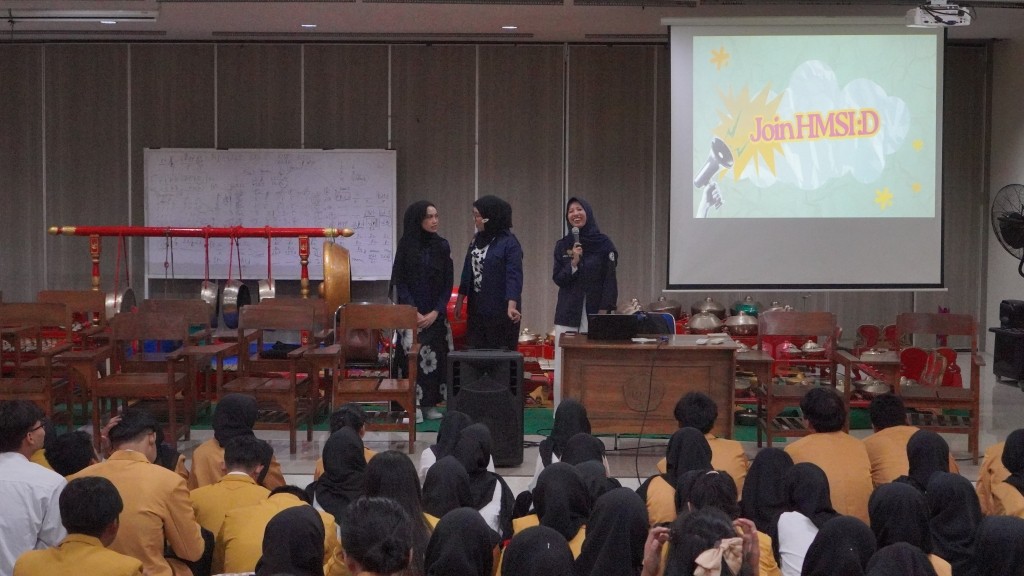 Unsoed Jadikan PKKMB Benteng Budaya Banyumas untuk Gen Z