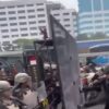 Darah Pelajar di Gerbang Parlemen: Ketika Protes Krisis Ekonomi Dibalas Pukulan Mundur Aparat