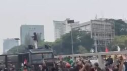 Amarah di Senayan: Protes Tunjangan DPR Meledak Tanpa Komando