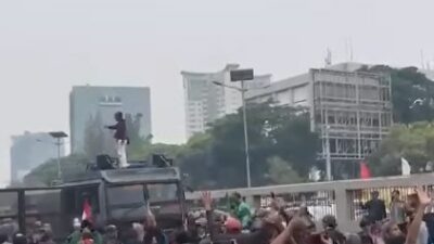 Amarah di Senayan: Protes Tunjangan DPR Meledak Tanpa Komando