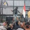 Ironi Senayan: Saat Aspal Membara, Ruang Rapat Tetap Sejuk