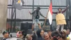 Ironi Senayan: Saat Aspal Membara, Ruang Rapat Tetap Sejuk