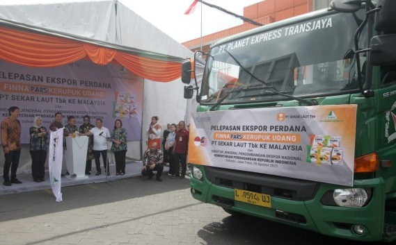 Dari Tambak Sidoarjo ke Meja Makan Dunia: Kisah Gurih Kerupuk Udang Tembus Pasar Malaysia Senilai Rp960 Miliar