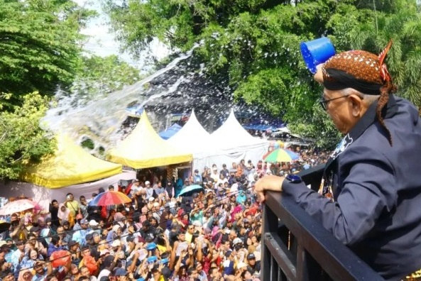Gong Kyai Pradah: Denyut Ekonomi dan Jati Diri Blitar dari Pusaka Sakral
