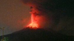Lewotobi Laki-laki Awas: Flores Timur Siaga Penuh Hadapi Potensi Erupsi