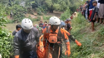 Warga Jombang Geger, Jenazah Pria Ditemukan Mengambang di Sungai