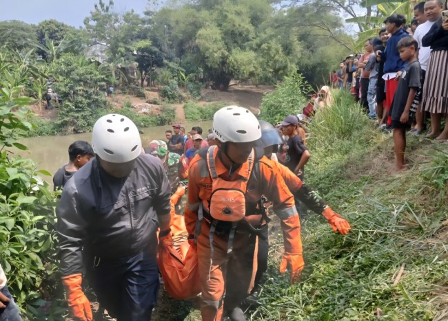 Warga Jombang Geger, Jenazah Pria Ditemukan Mengambang di Sungai