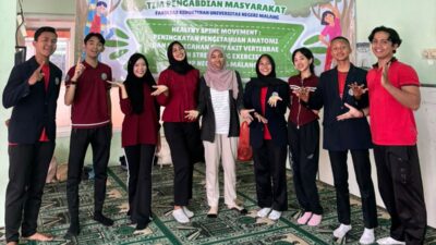 Movement FK UM: Edukasi Sehat Tulang Belakang di SMPN 24 Malang