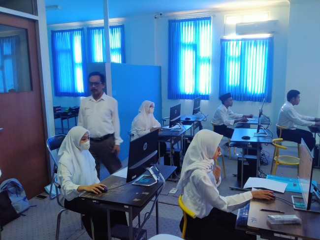 Ujian Mandiri UIN Maliki Malang Dibanjiri Ribuan Pendaftar dari Sabang sampai Merauke