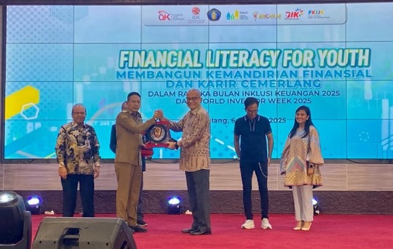 Literasi Keuangan Mahasiswa Malang: Benteng Digital Hadapi Jebakan Finansial