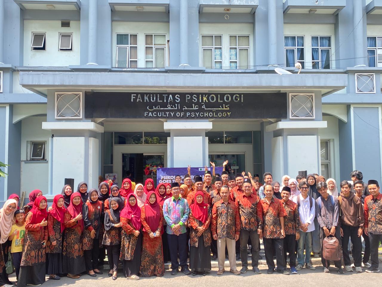 Dosen-Mahasiswa Psikologi UIN Maliki Terjun ke Pesantren, Wujudkan Santri Bahagia dan Berjiwa Sehat