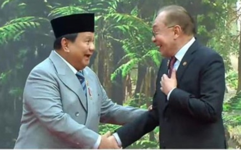 Prabowo Disambut Hangat Anwar Ibrahim di KTT Ke-47 ASEAN Prabowo Disambut Hangat Anwar Ibrahim di KTT Ke-47 ASEAN