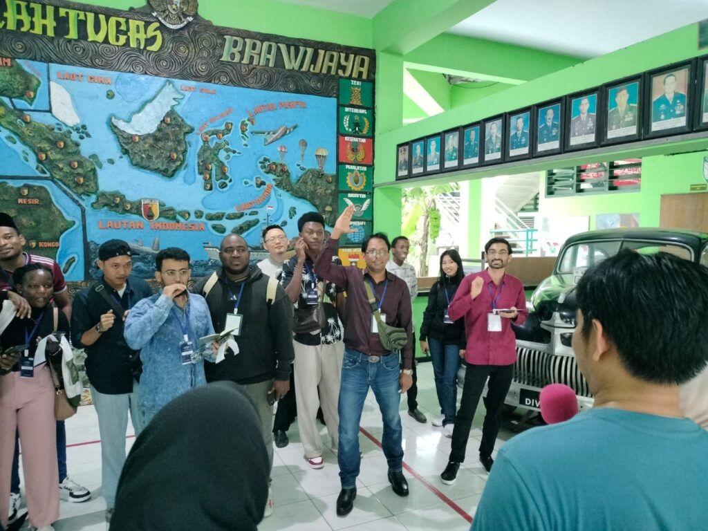 Mahasiswa Internasional Ikuti I-YES 2025 UIN Malang, Jelajahi Keragaman Budaya Indonesia Mahasiswa Internasional Ikuti I-YES 2025 UIN Malang, Jelajahi Keragaman Budaya Indonesia