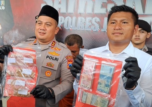 Konflik Rentenir Berujung Maut: Keponakan Bakar Bibi di Jombang