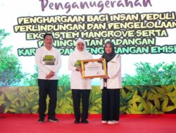 Konsisten Wujudkan Kampus Hijau, Rektor UIN Malang Terima Penghargaan Gubernur Jawa Timur