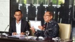Hakim MK Tanggapi Tudingan Ijazah Palsu, Tunjukkan Momen Wisuda yang Dihadiri Dubes Indonesia
