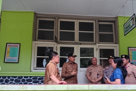 Belajar di Tengah Deru Pasar: Nasib Sekolah Brawijaya Malang