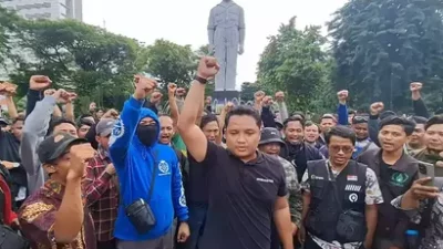 Surabaya Melawan Premanisme: Buntut Pengusiran Paksa Nenek Elina
