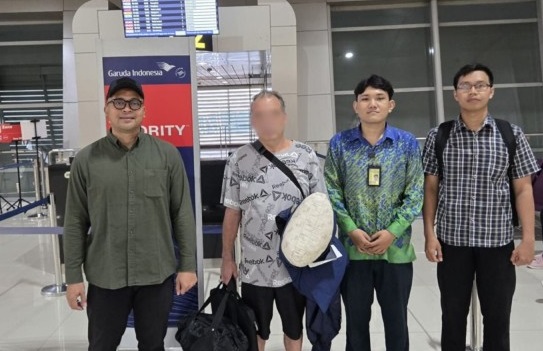 Bule AS Diusir dari Blitar: Kedok Santri dan Konflik Norma Sosial