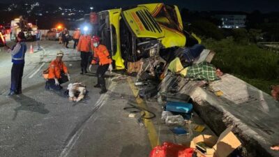 ​Tragedi di Tol Semarang: Bus Cahaya Trans Tabrak Pembatas, 15 Orang Tewas
