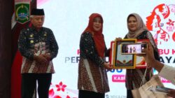 Dosen UIN Malang Prof Erfaniah Zuhriah Raih Penghargaan Perempuan Inspiratif Bidang Pendidikan